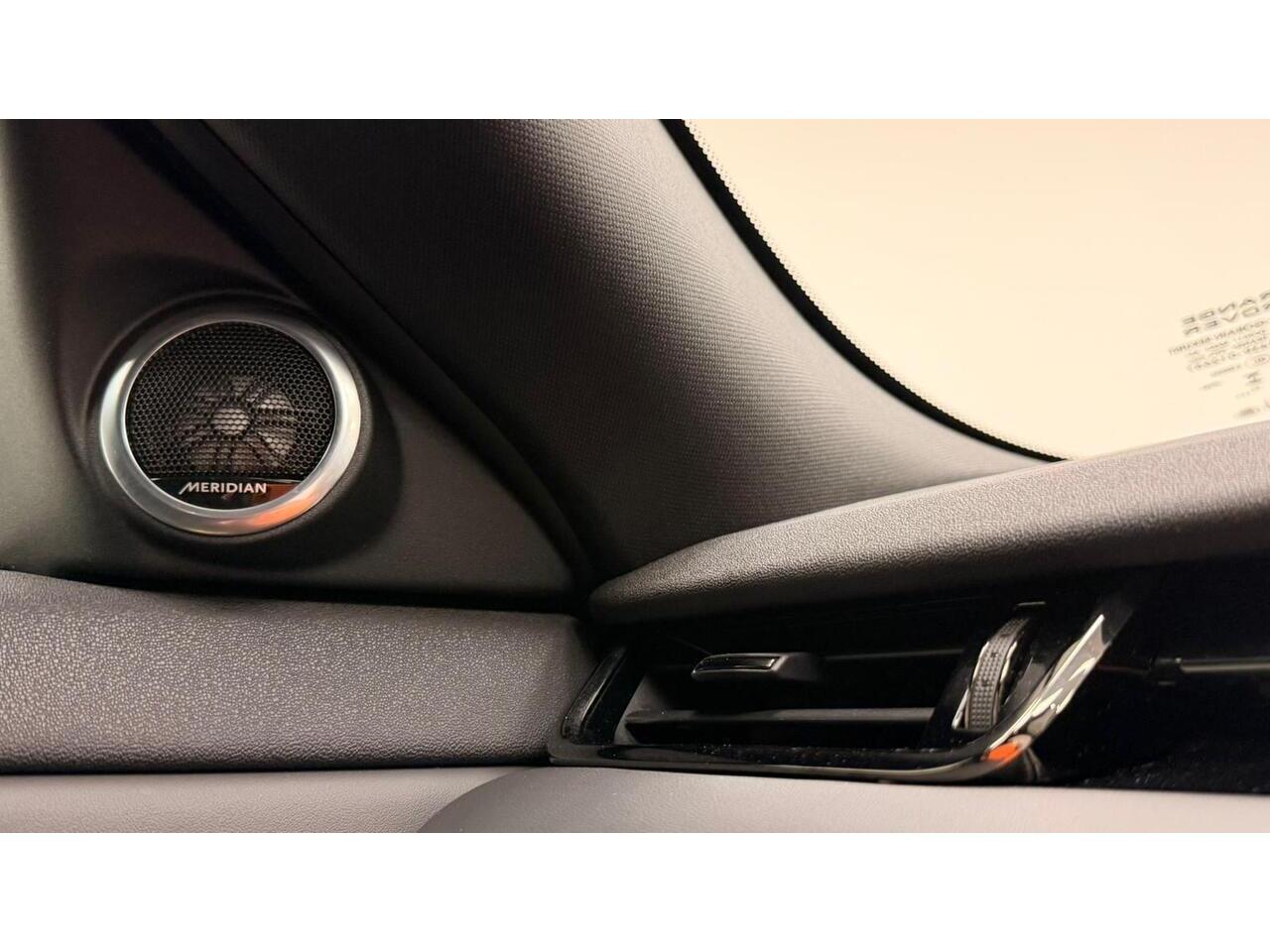 Land Rover Range Rover Evoque view 26