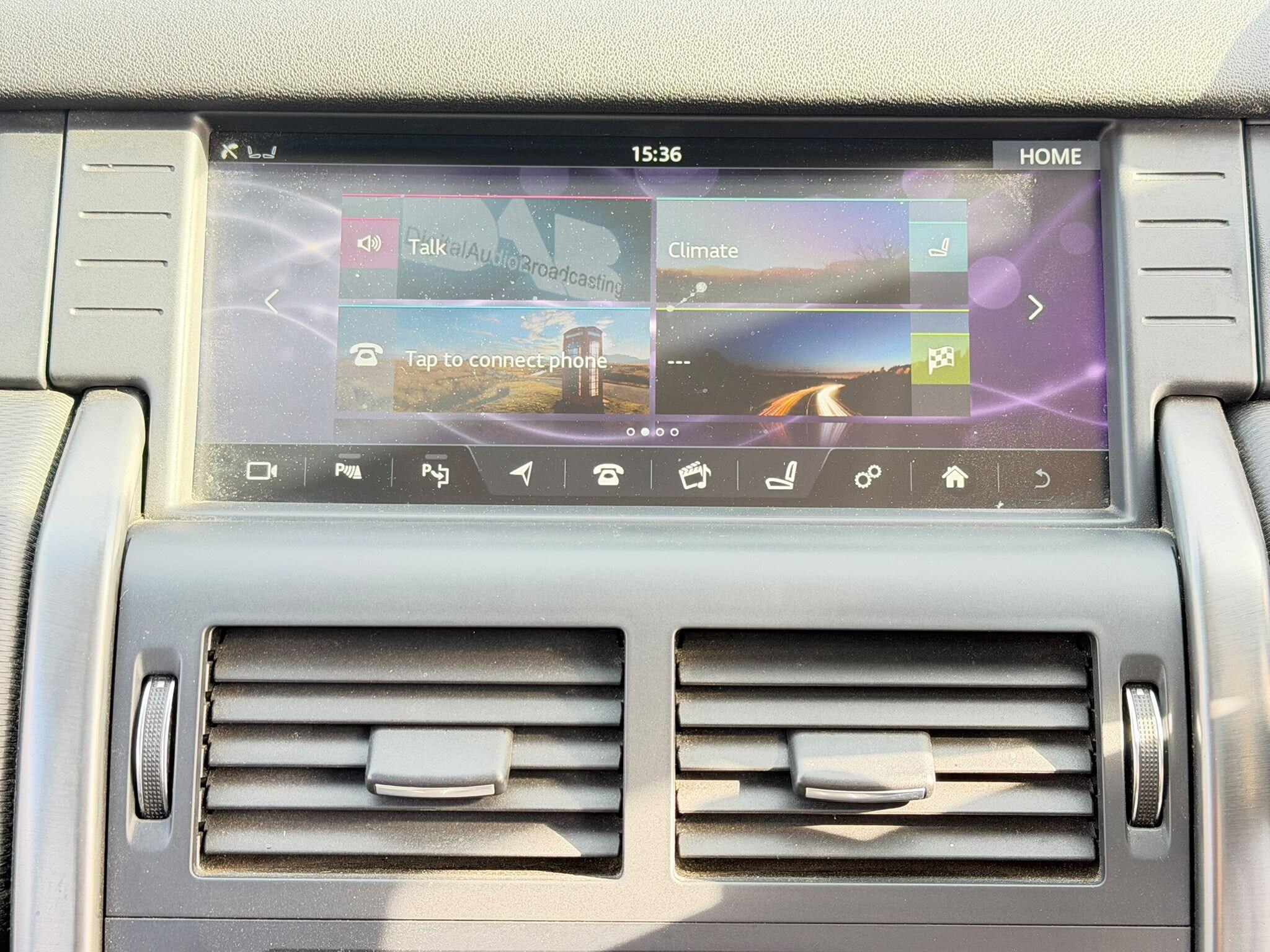 Land Rover Discovery Sport view 25