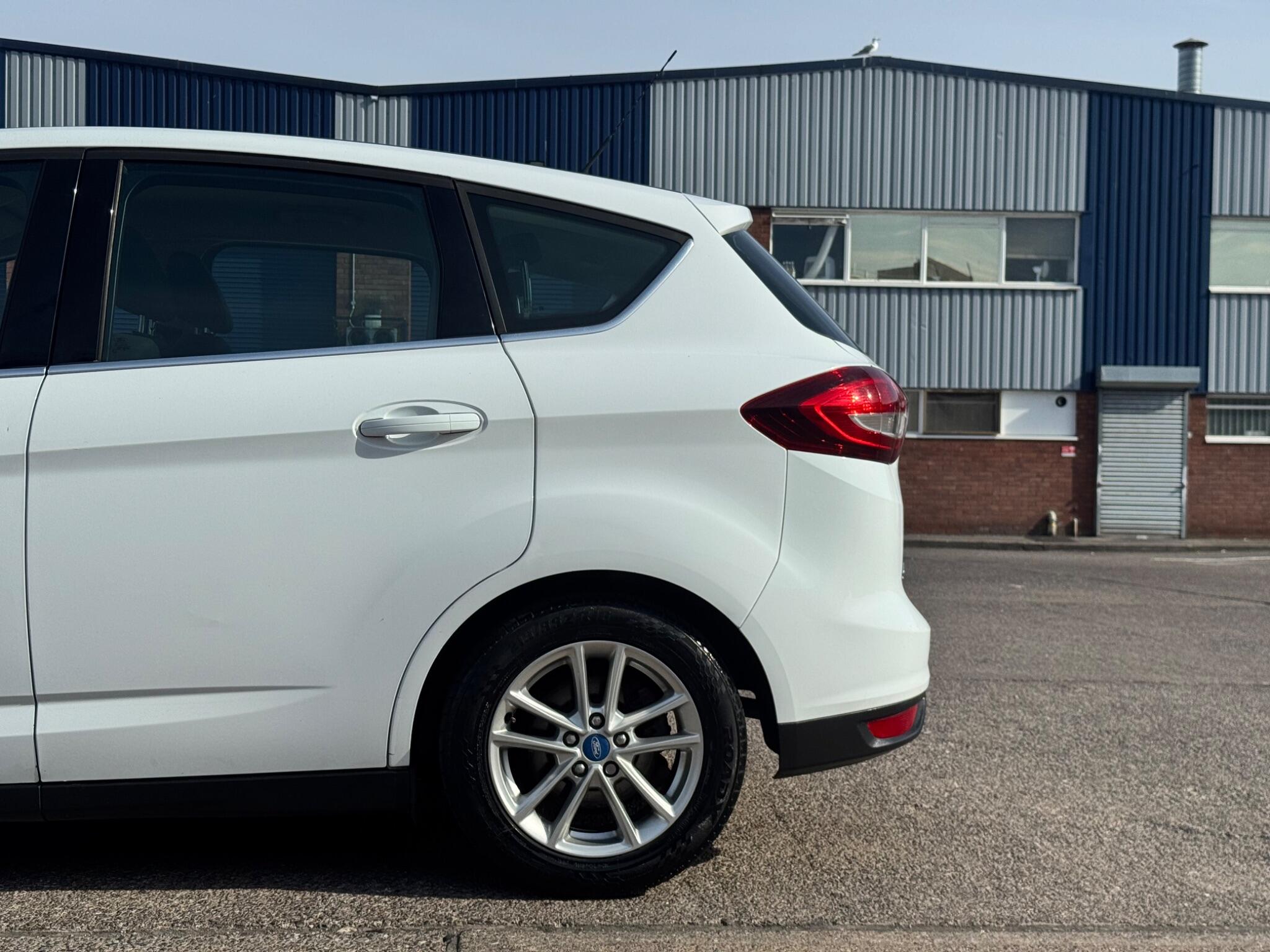 Ford C-Max view 41