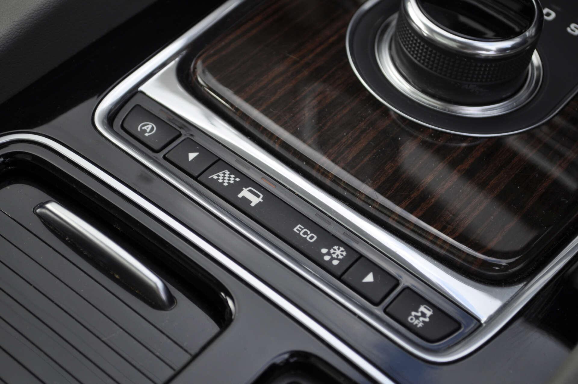 Jaguar F-Pace view 22
