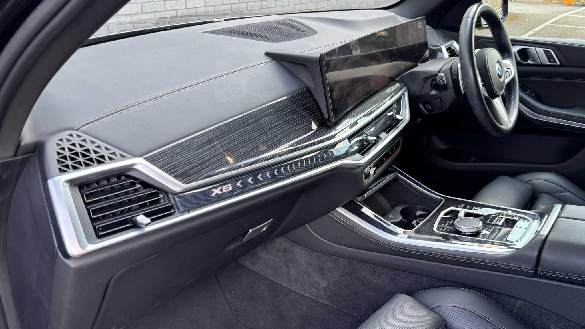 BMW X5 view 9