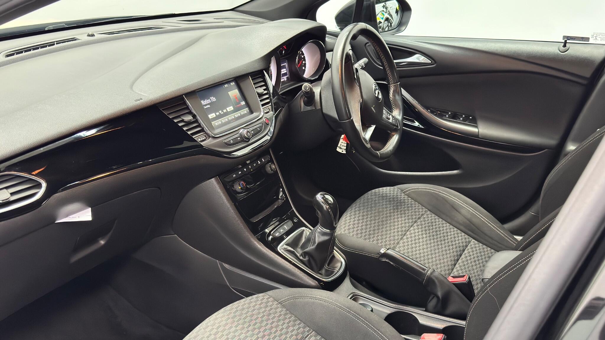 Vauxhall Astra view 7