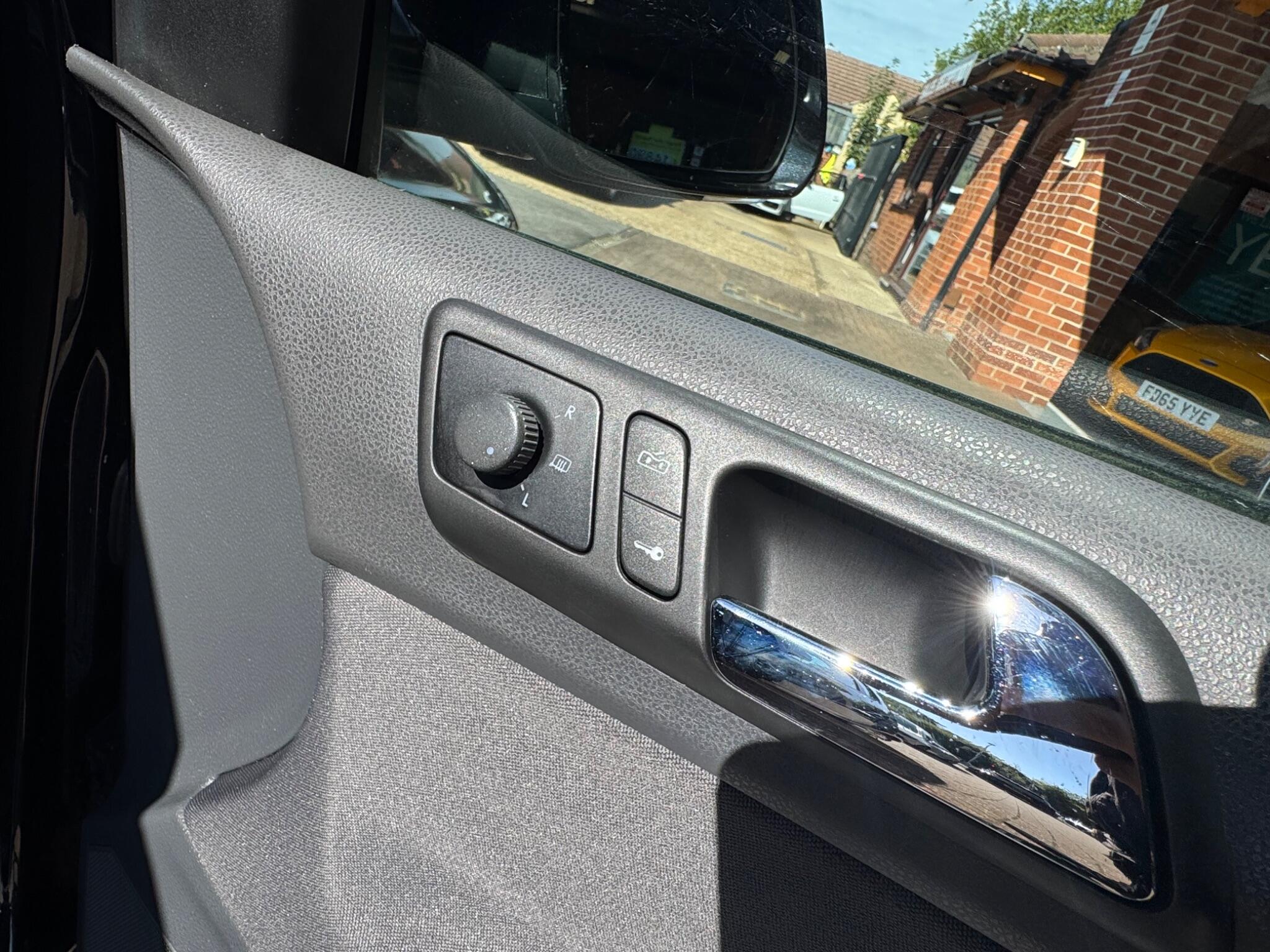 Volkswagen Polo view 12