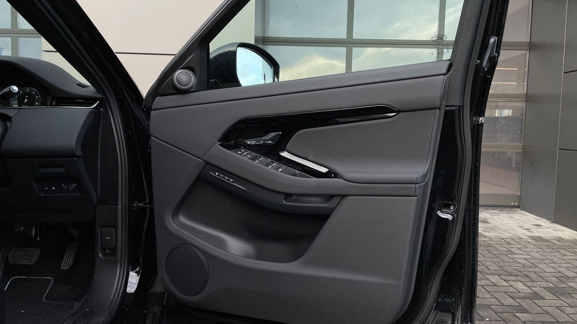Land Rover Range Rover Evoque view 43