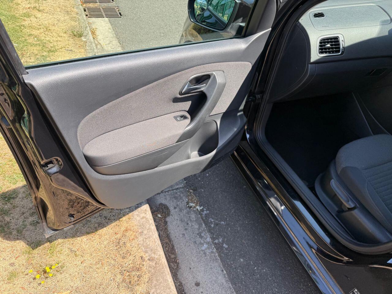 Volkswagen Polo view 30