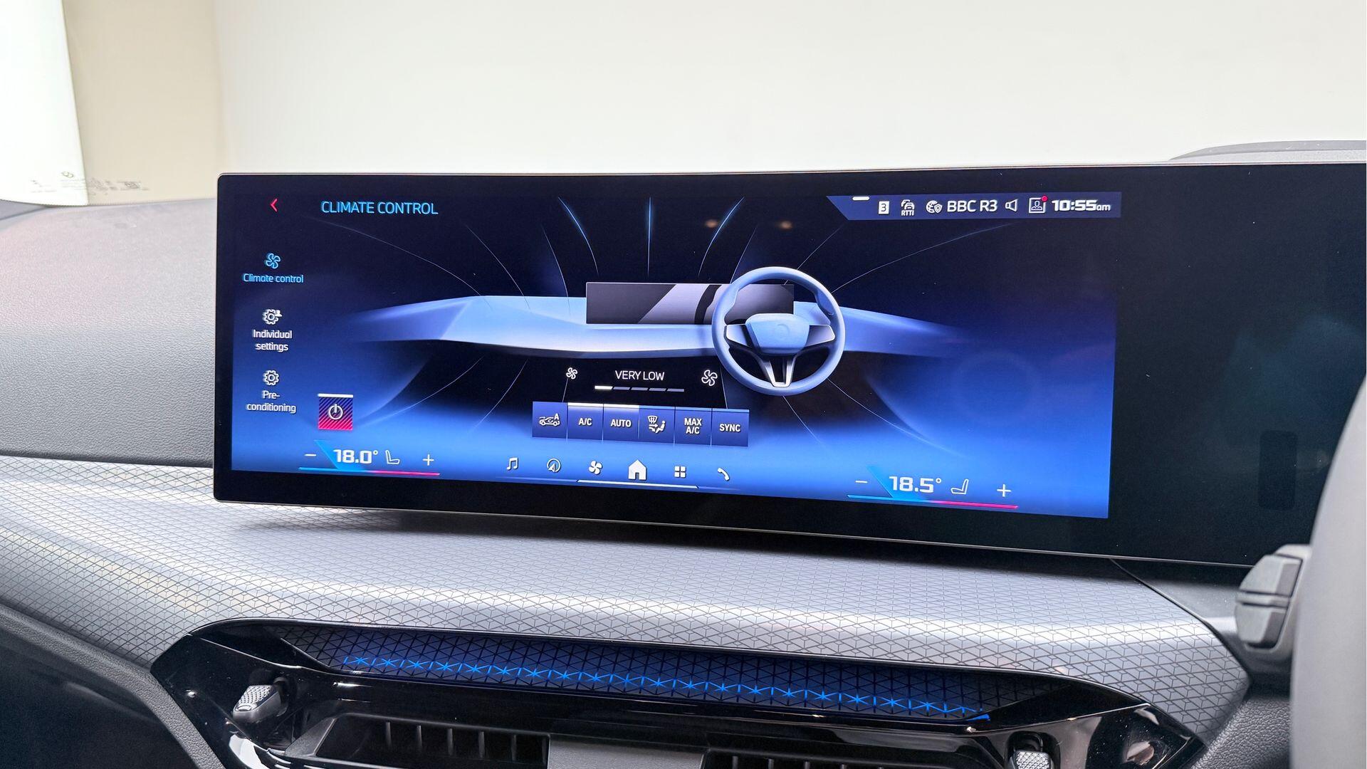 BMW I4 view 24
