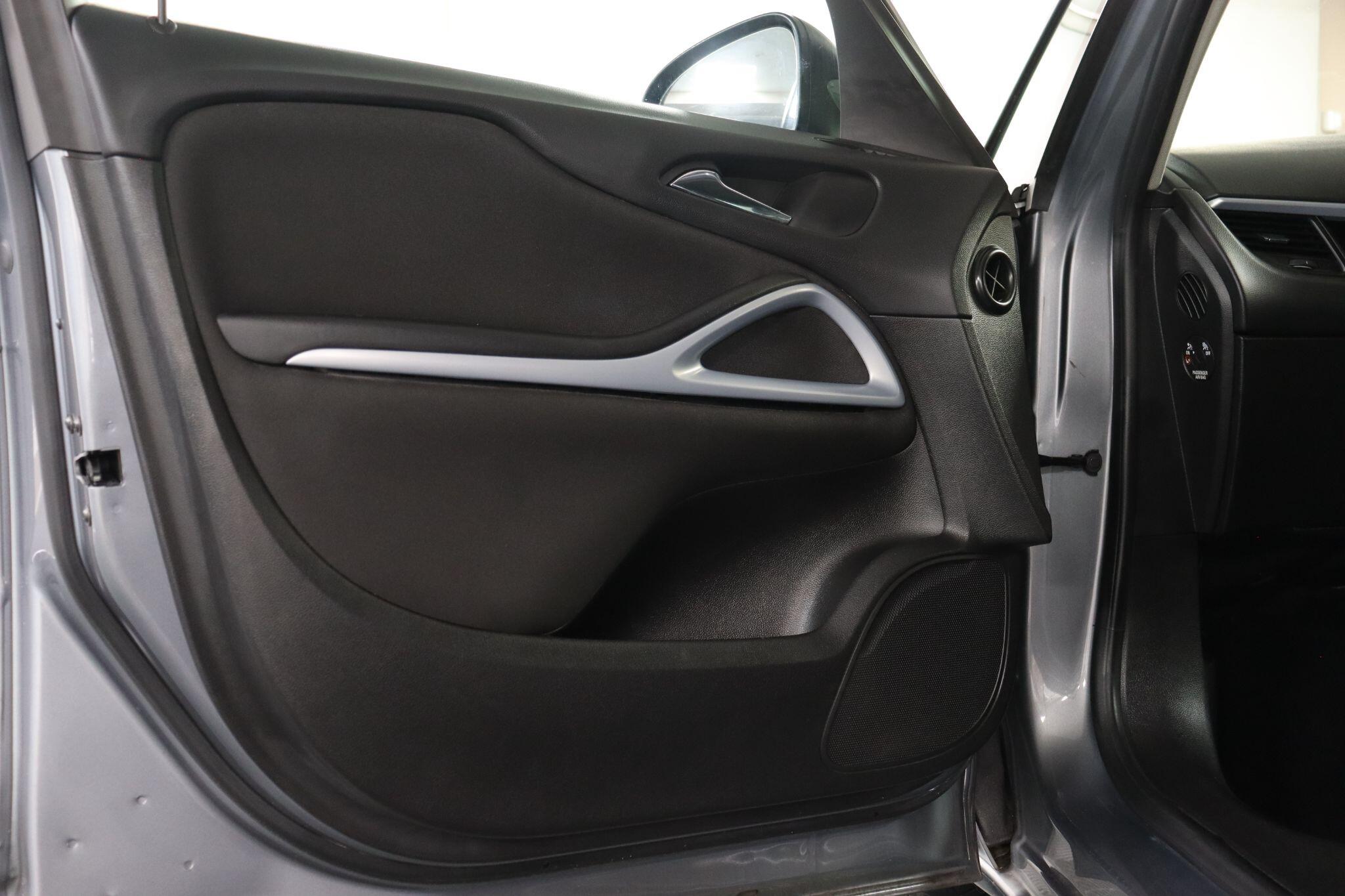 Vauxhall Zafira Tourer view 42