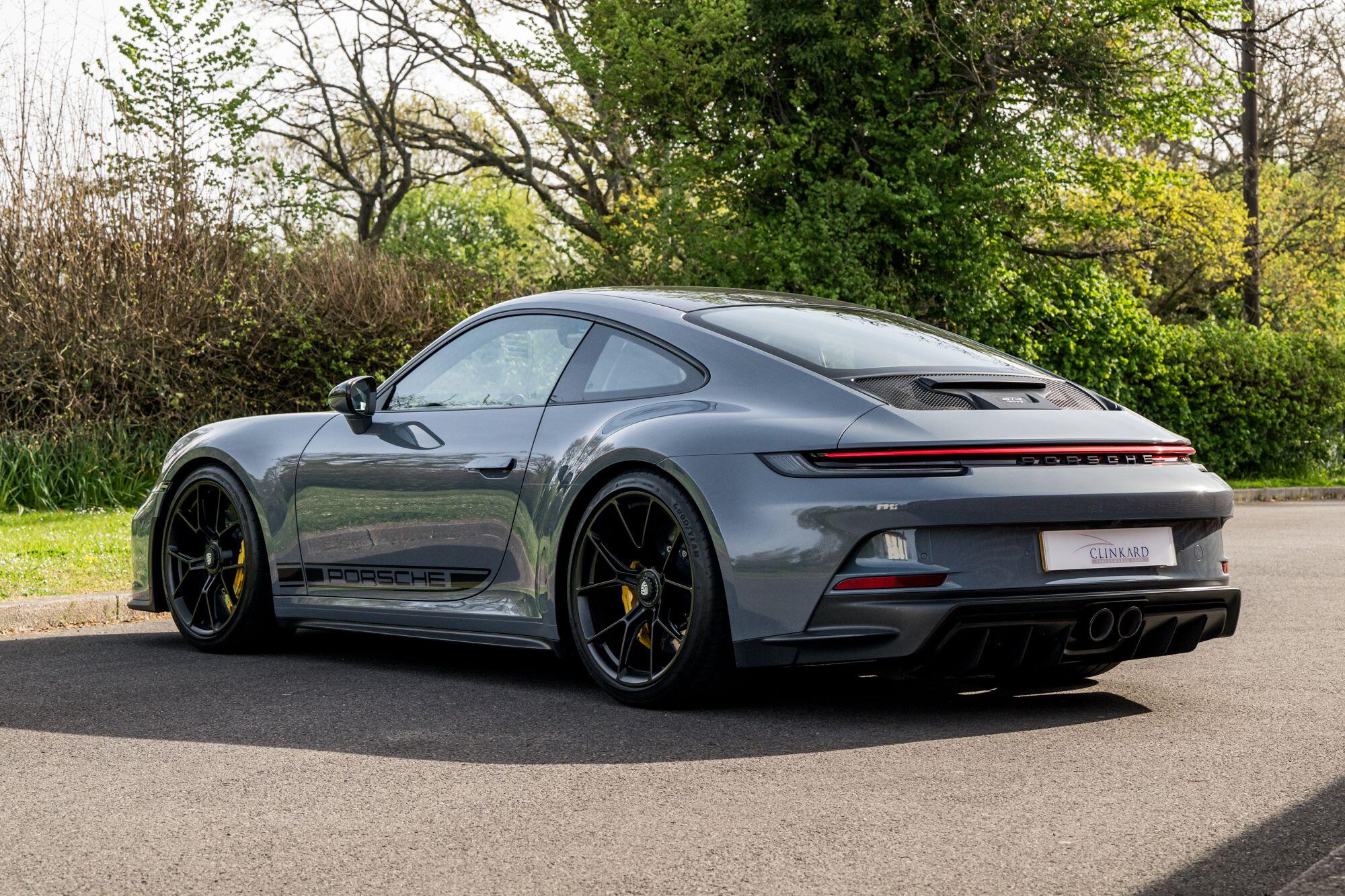 Porsche 911 view 5