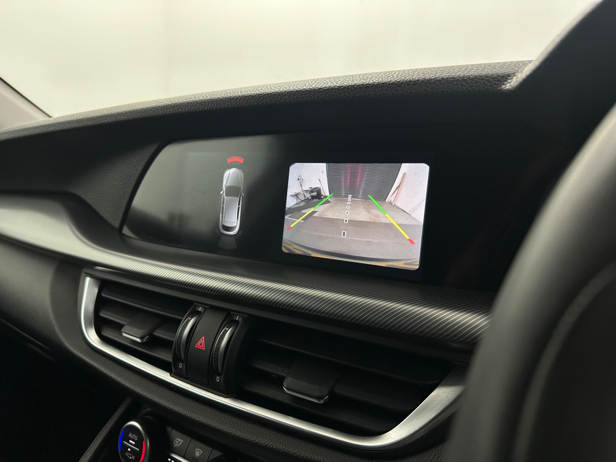Alfa Romeo Stelvio view 25