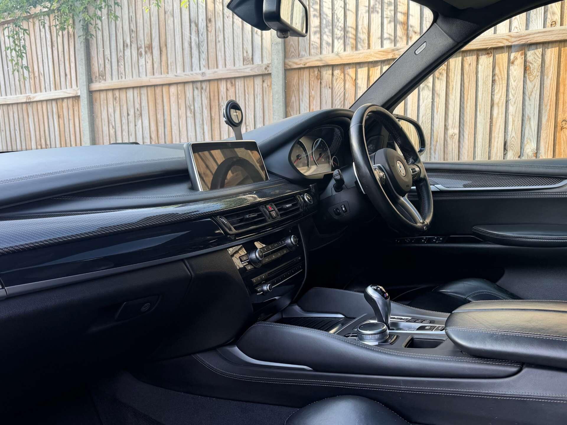BMW X5 M view 14