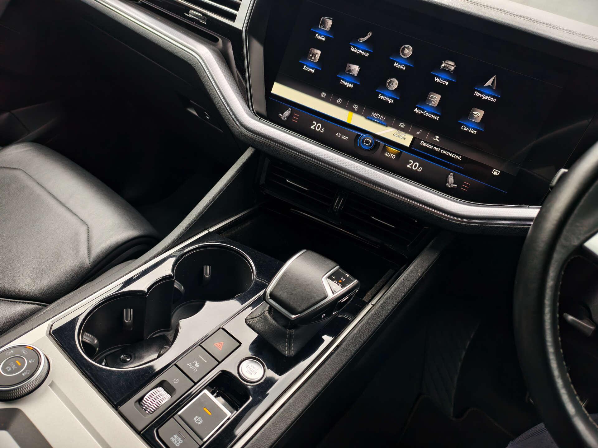 Volkswagen Touareg view 34