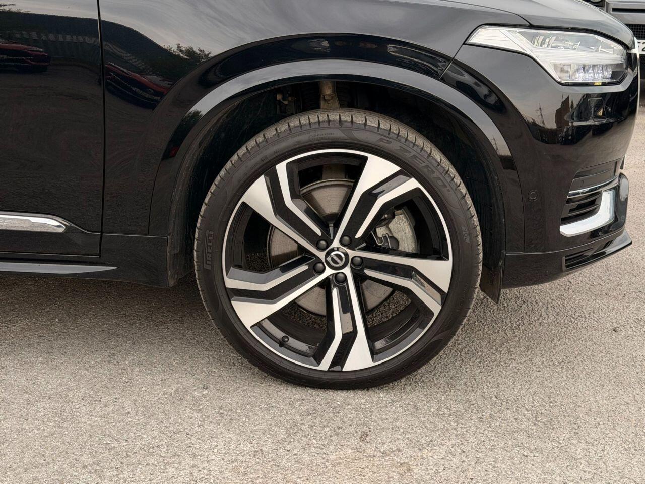 Volvo XC90 view 18