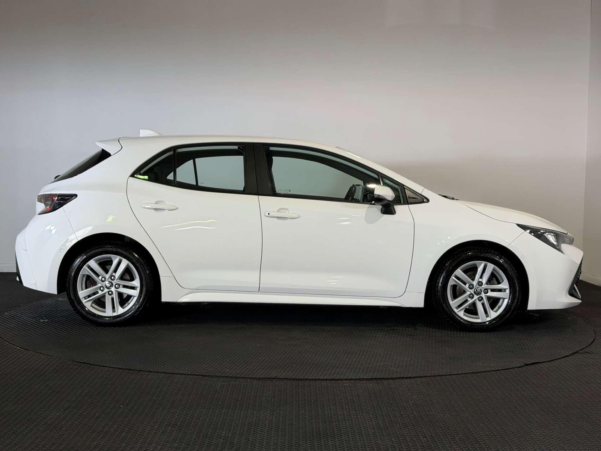Toyota Corolla view 8