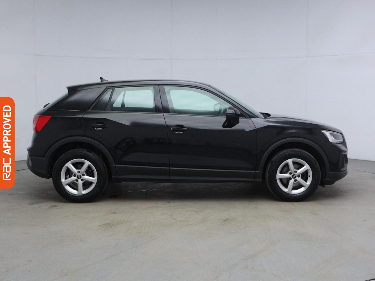 Audi Q2 view 6