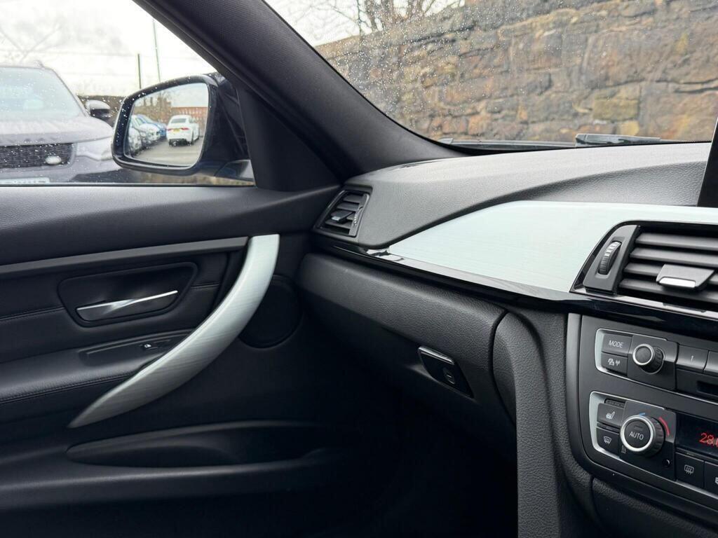 BMW 3 Series view 55