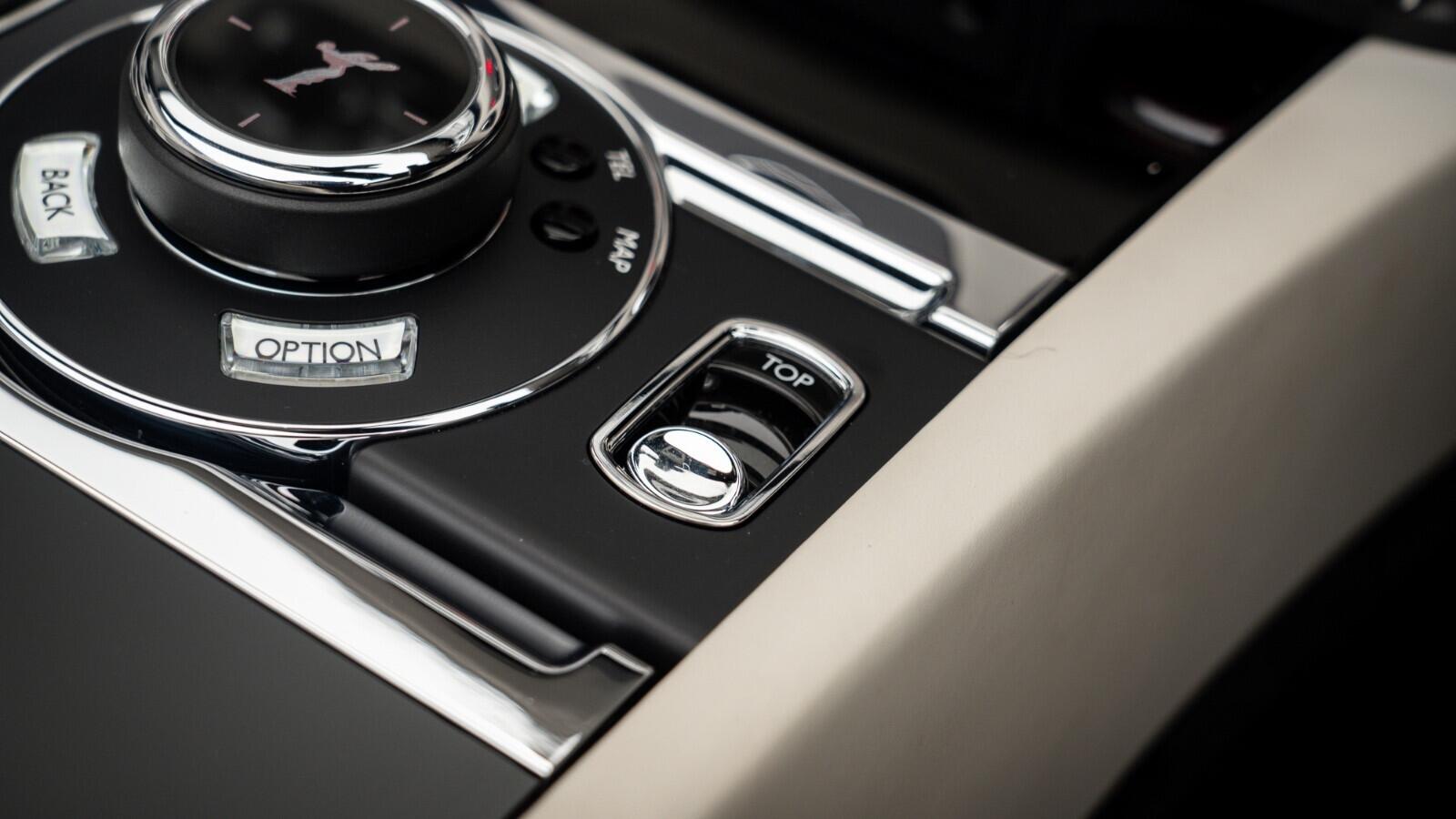 Rolls-Royce Dawn view 34