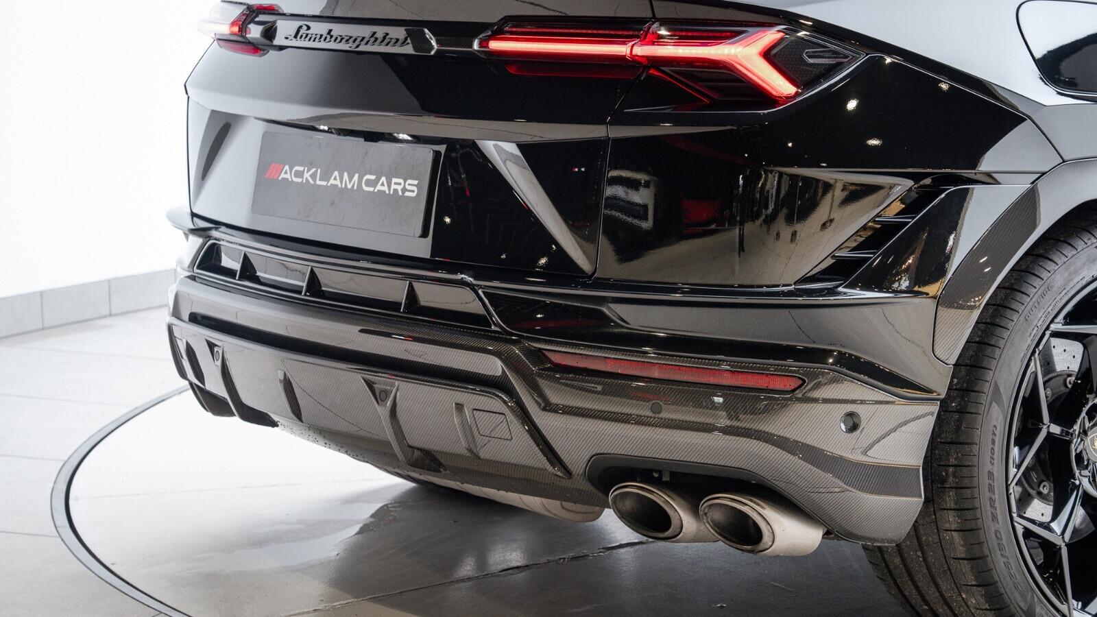 Lamborghini Urus view 54