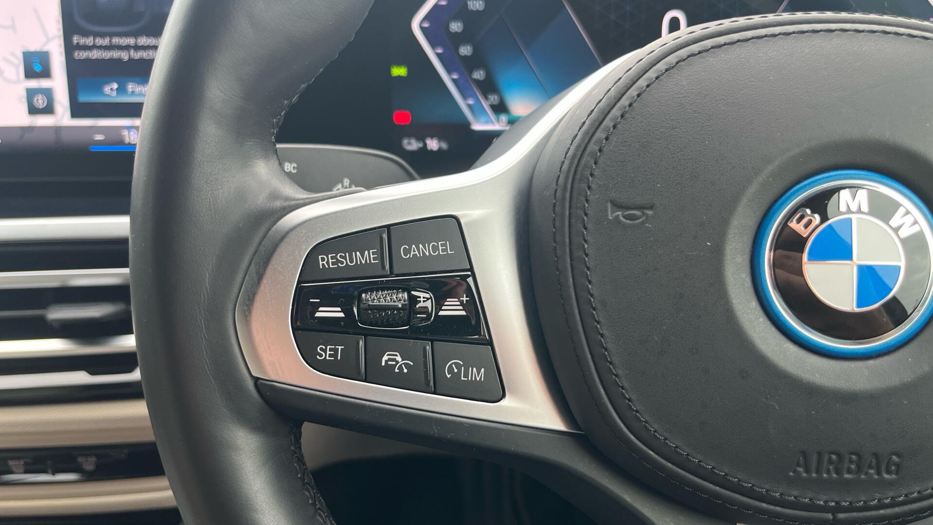 BMW i4 view 17