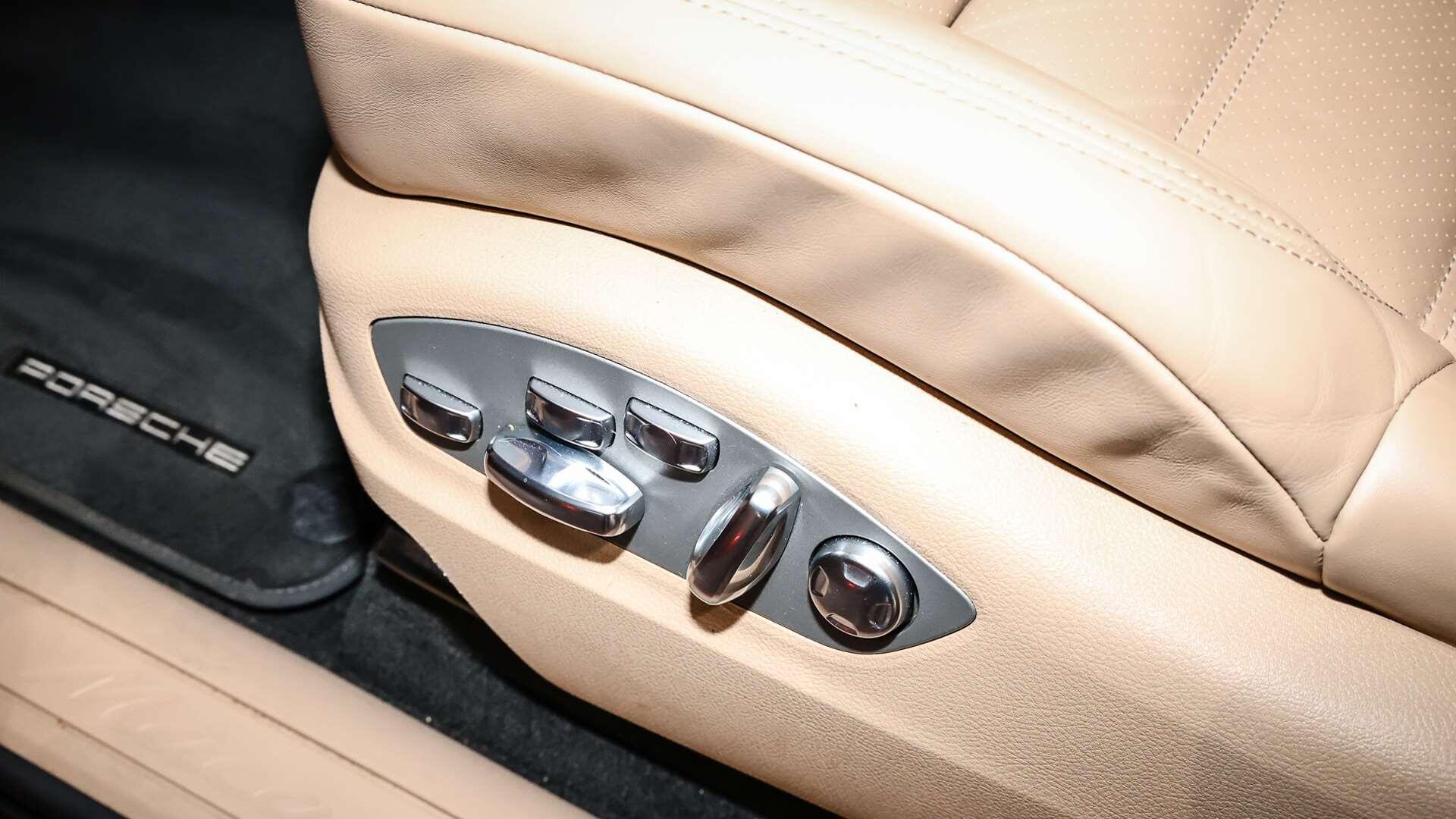 Porsche Macan view 27