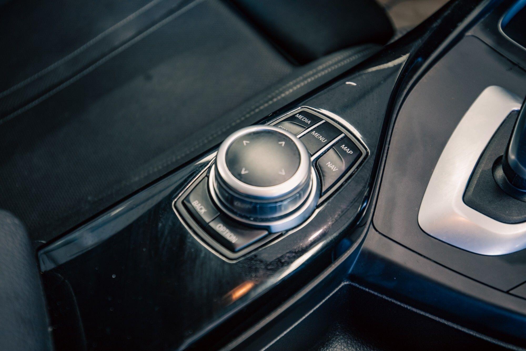 BMW 1 Series view 25