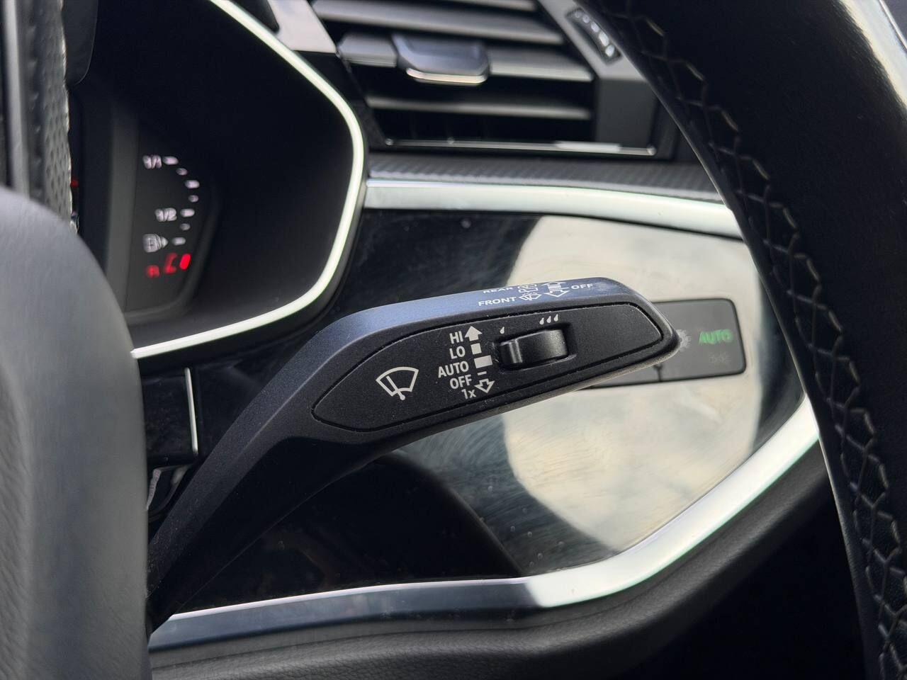 Audi Q3 view 37