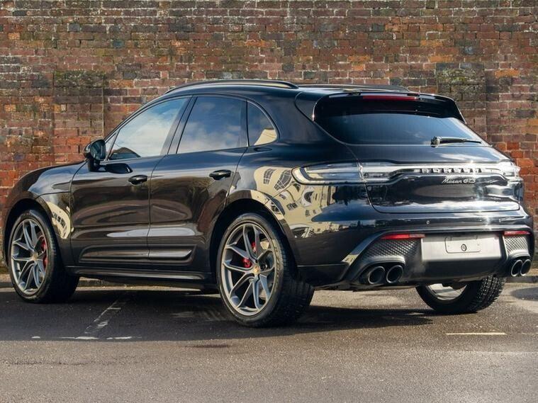 Porsche Macan view 41
