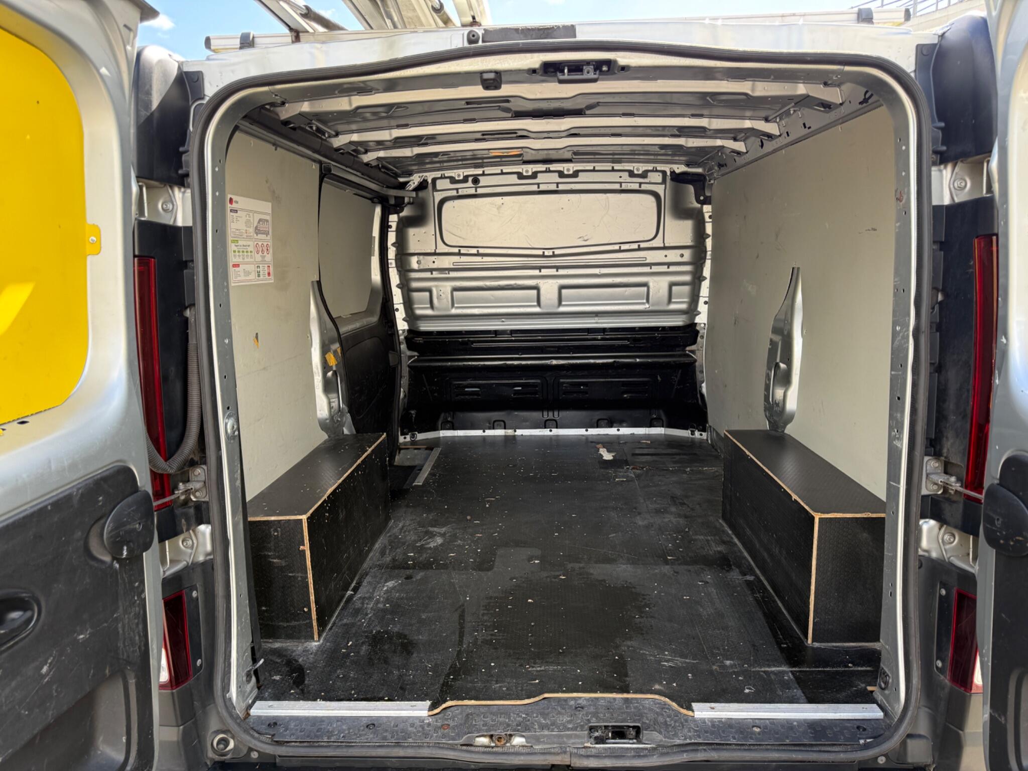 Vauxhall Vivaro - Image 40