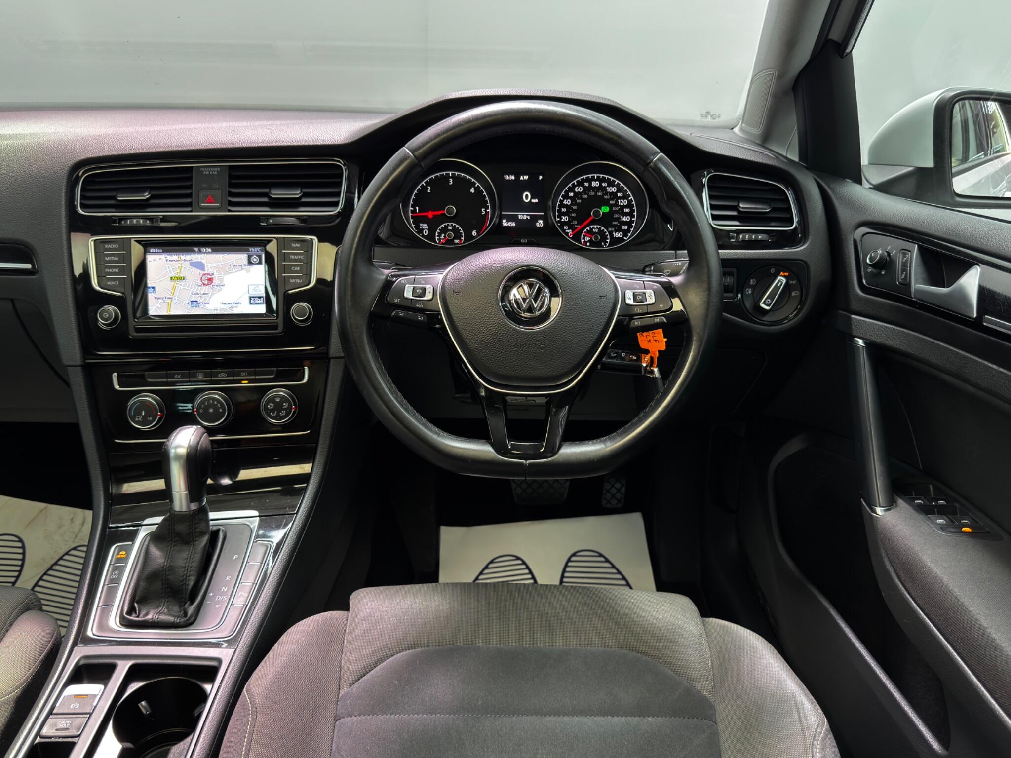 Volkswagen Golf view 16