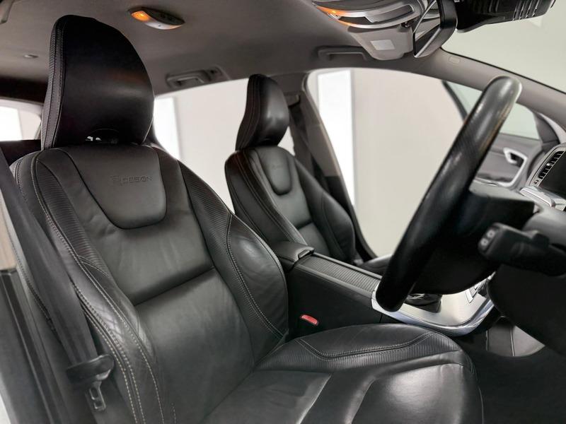 2013 Volvo V60 SOLD 1.6 T4 R-Design Lux Nav Estate 5dr Petrol Powershift Euro 5 (180 ps) • 63,000 miles image 16
