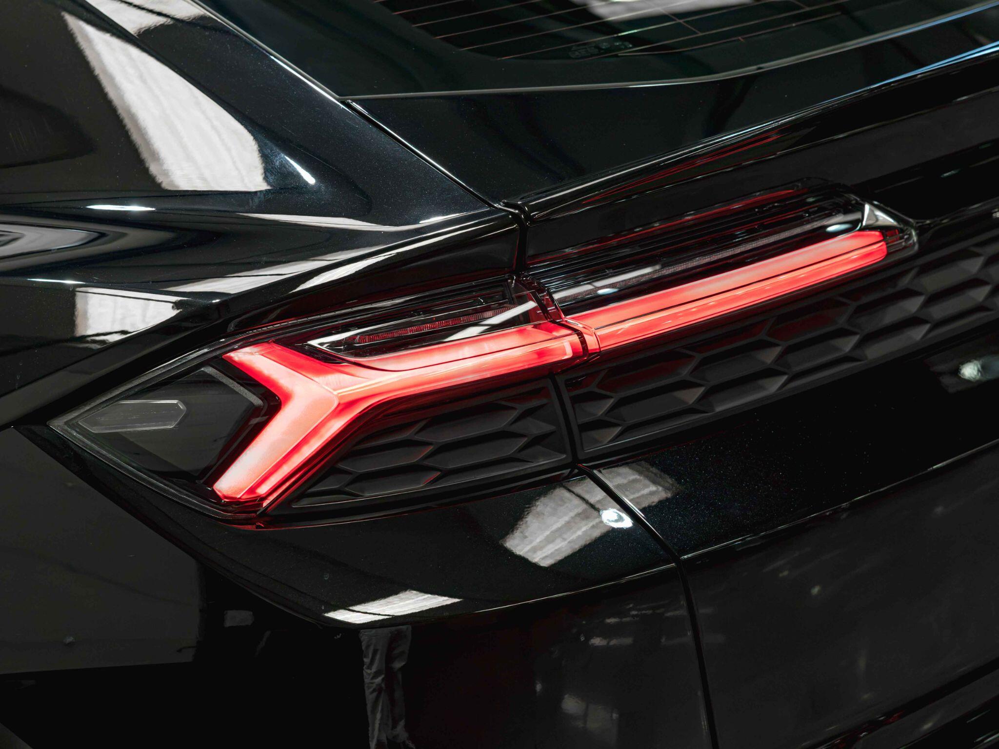 Lamborghini Urus view 15