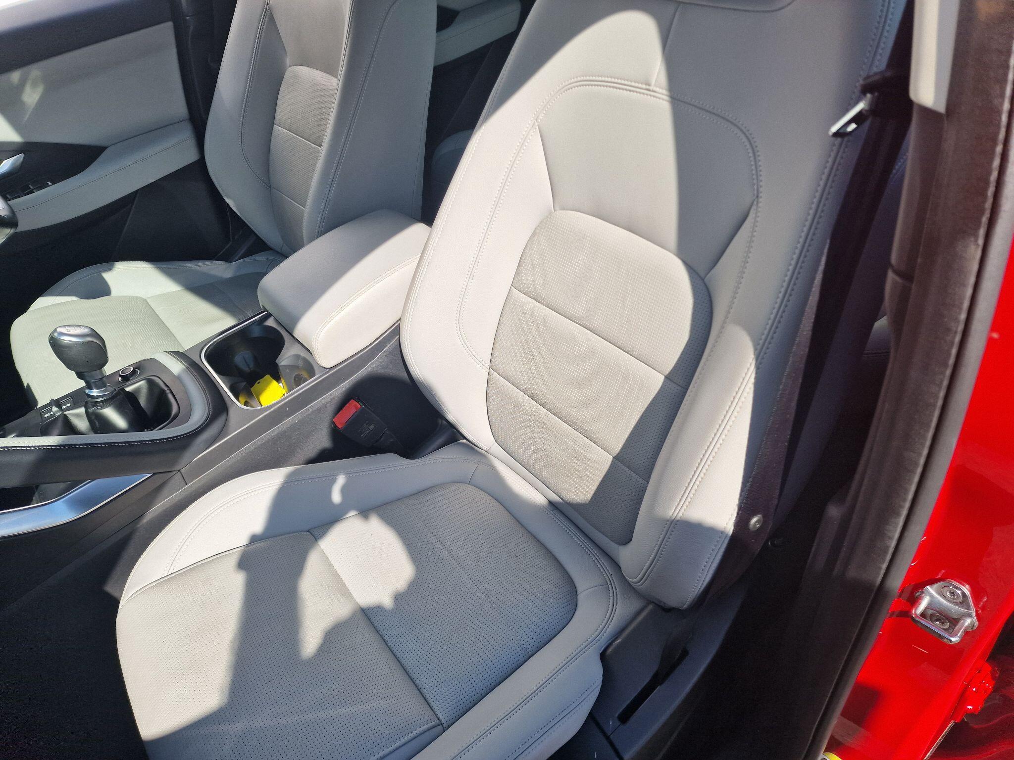 Jaguar E-Pace view 41