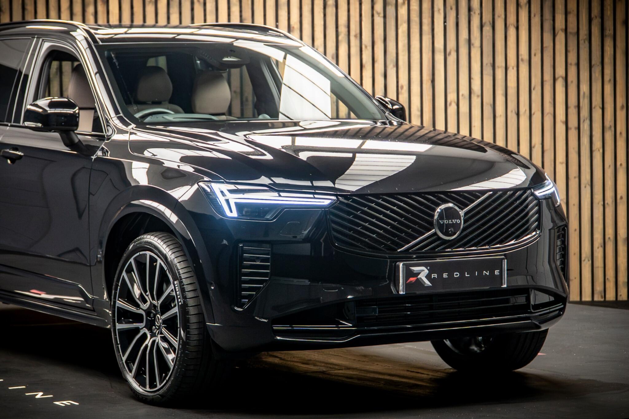 Volvo XC90 view 12