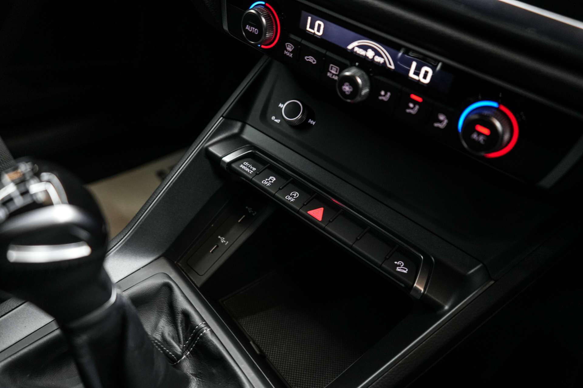 Audi Q3 view 36