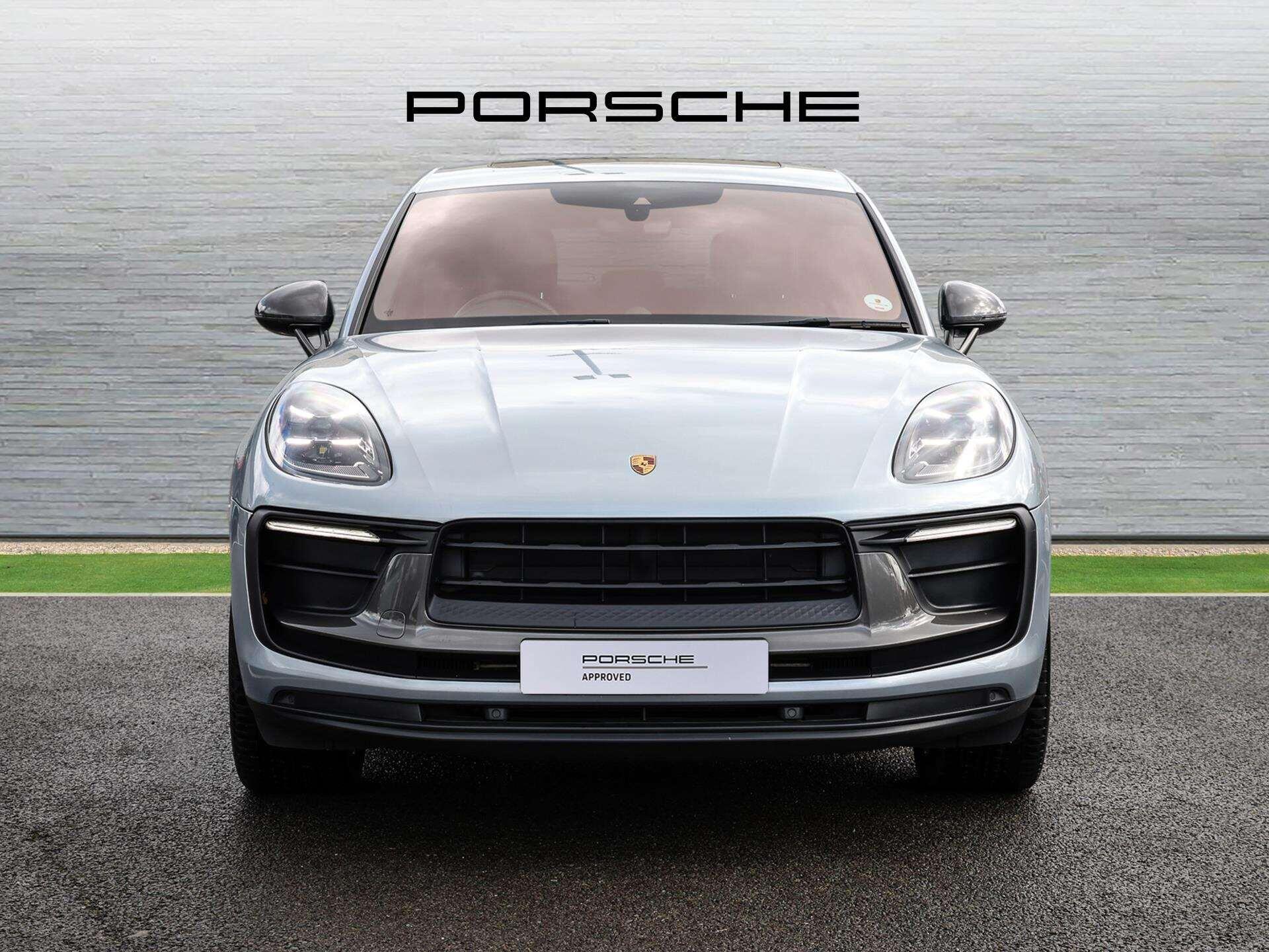Porsche Macan view 9