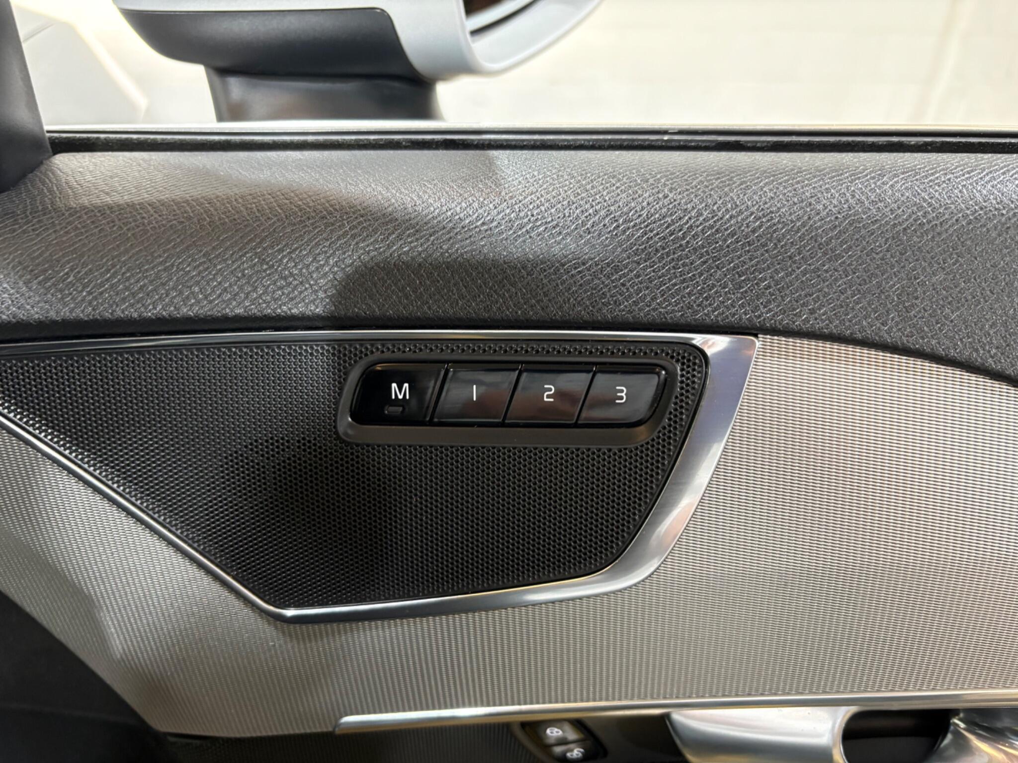 Volvo XC90 view 37