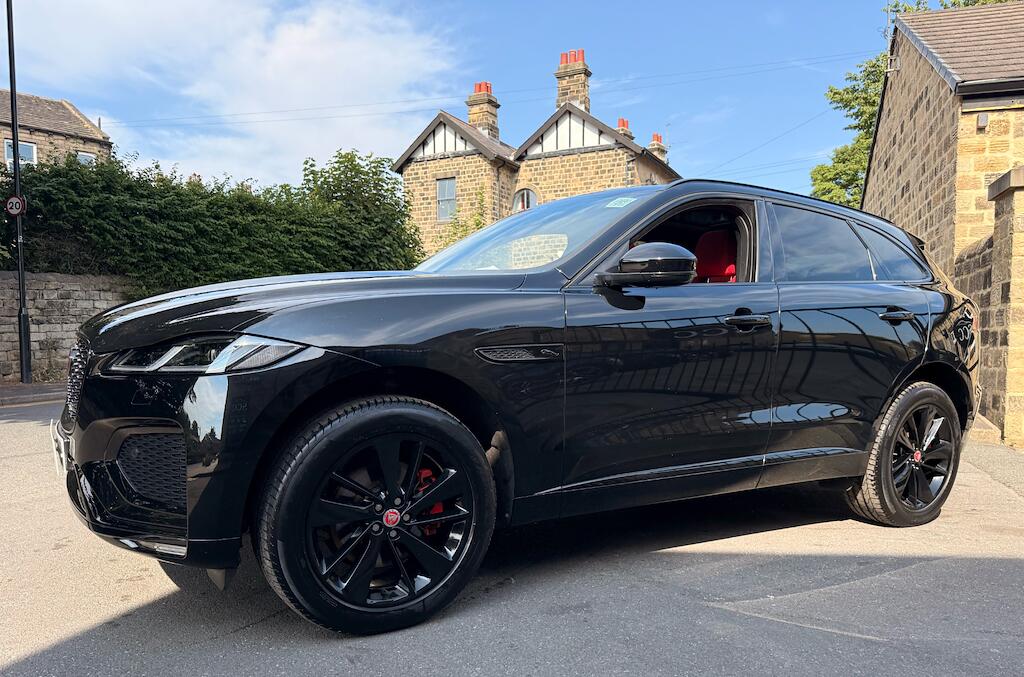 Jaguar F-Pace view 9