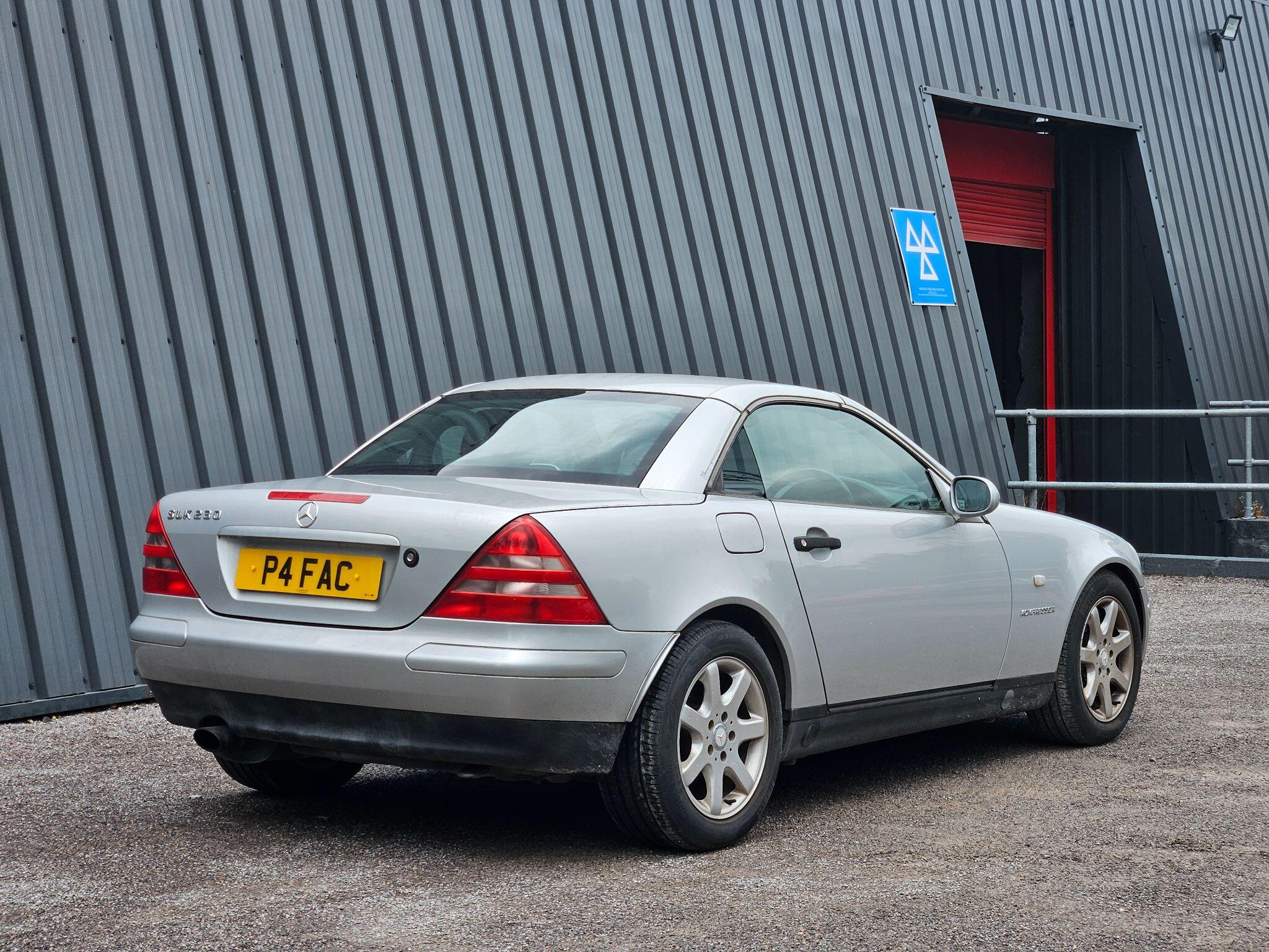 1996 Mercedes-Benz SLK image 9