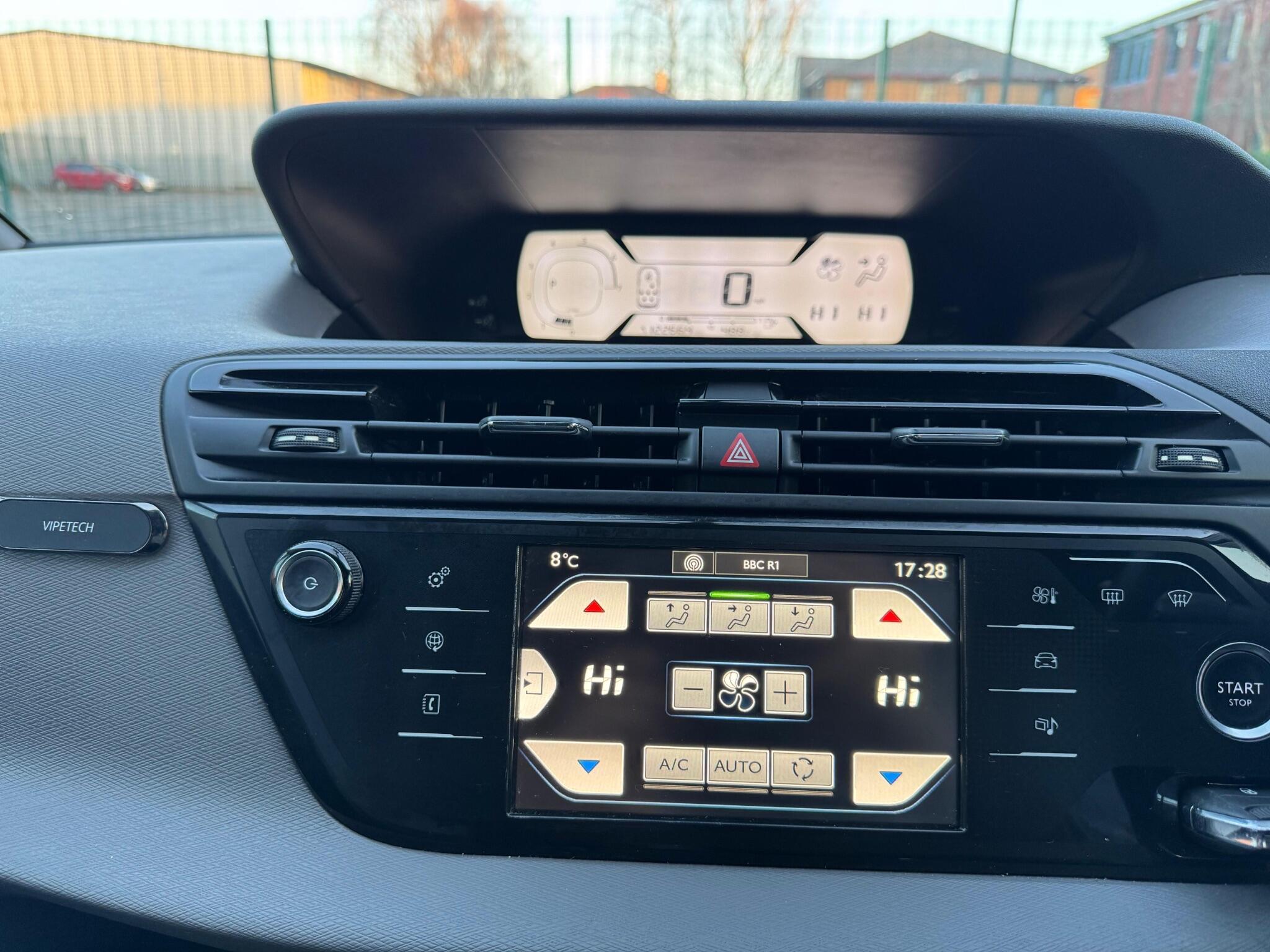 Citroen Grand C4 Picasso view 43