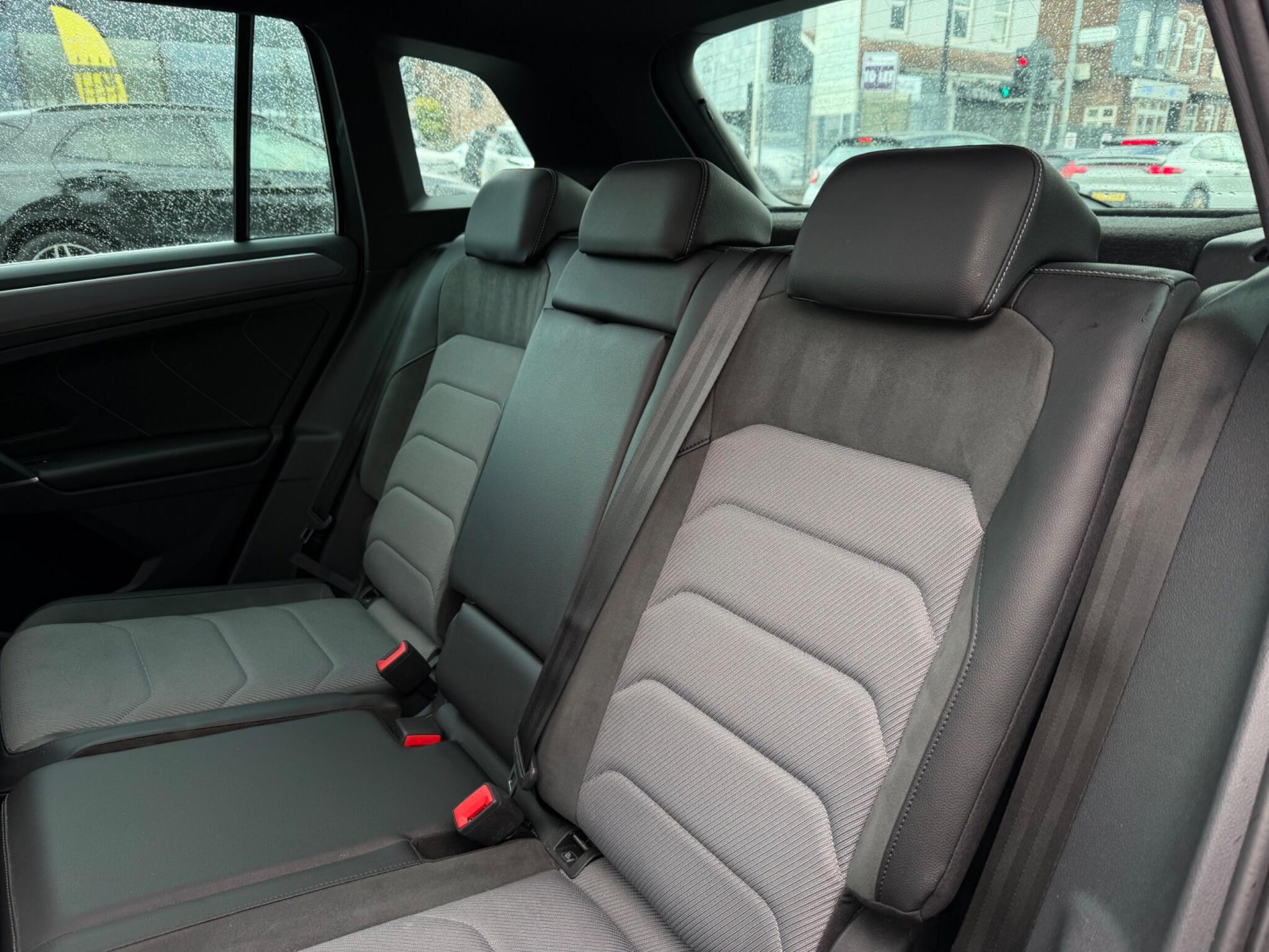 Volkswagen Tiguan view 20