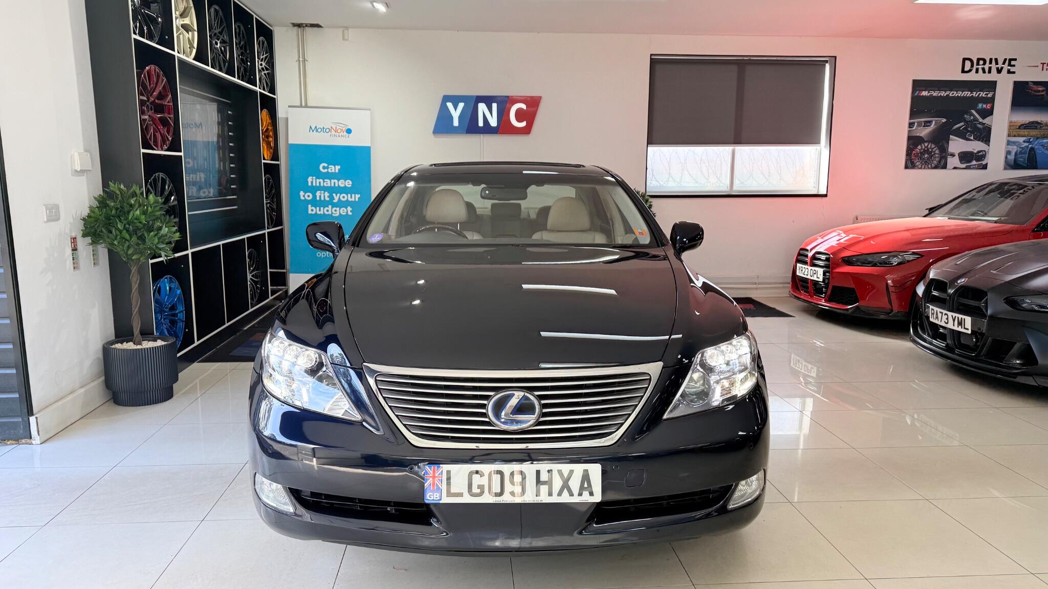 Lexus LS view 54