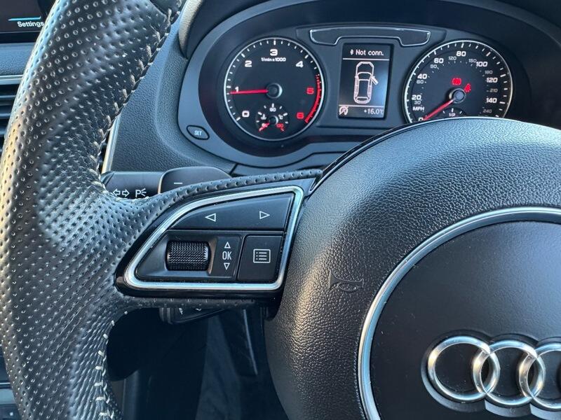 Audi Q3 view 31
