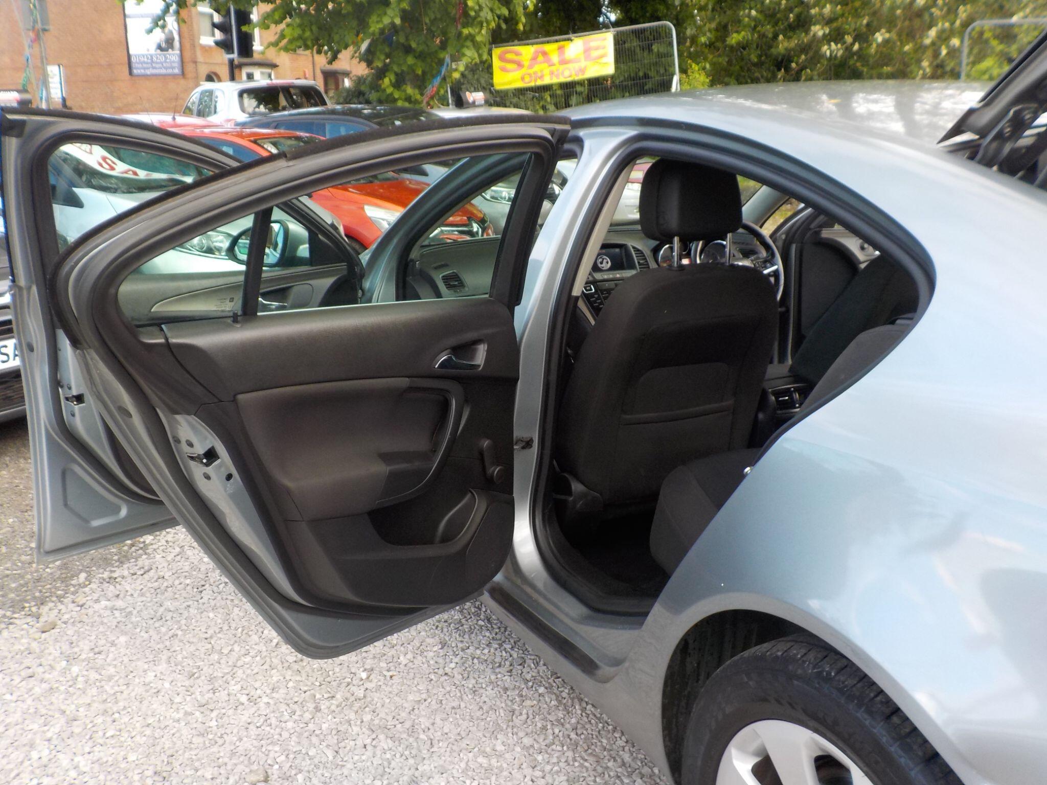 Vauxhall Insignia 2.0 CDTi ecoFLEX Tech Line Euro 5 (s/s) 5dr