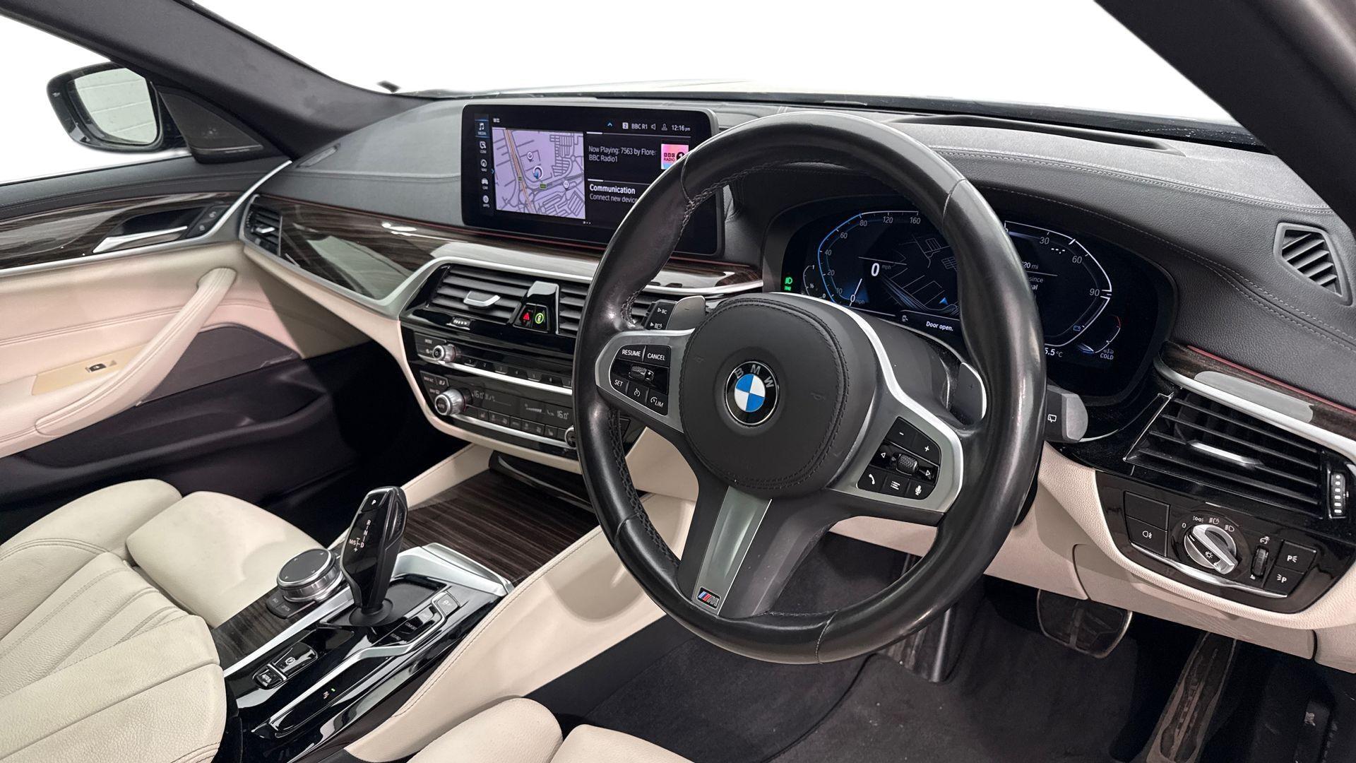 BMW 5 Series view 6
