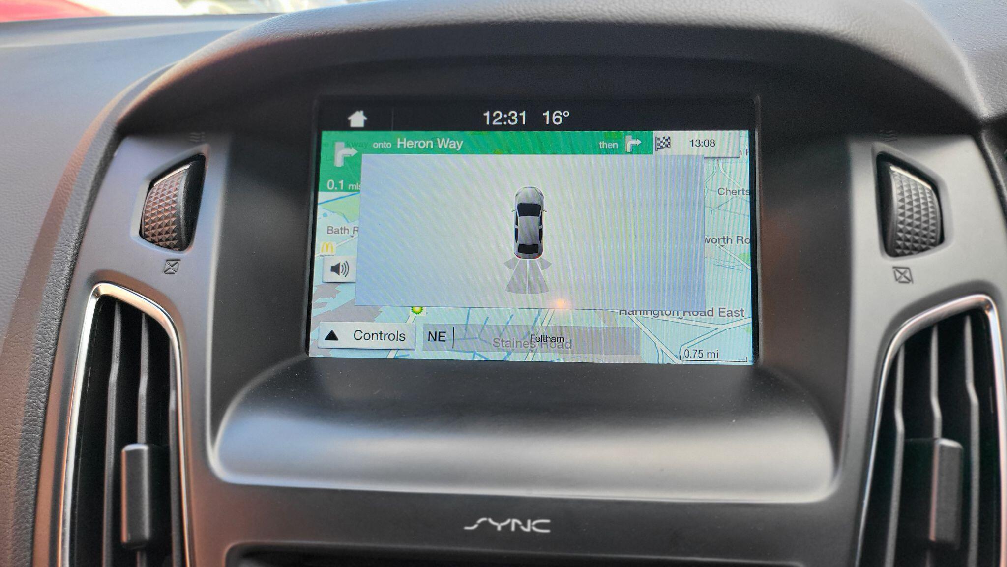 Ford Focus view 23