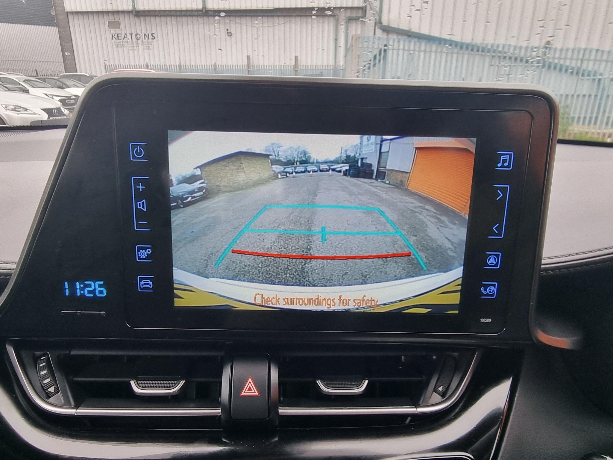 Toyota C-HR view 35