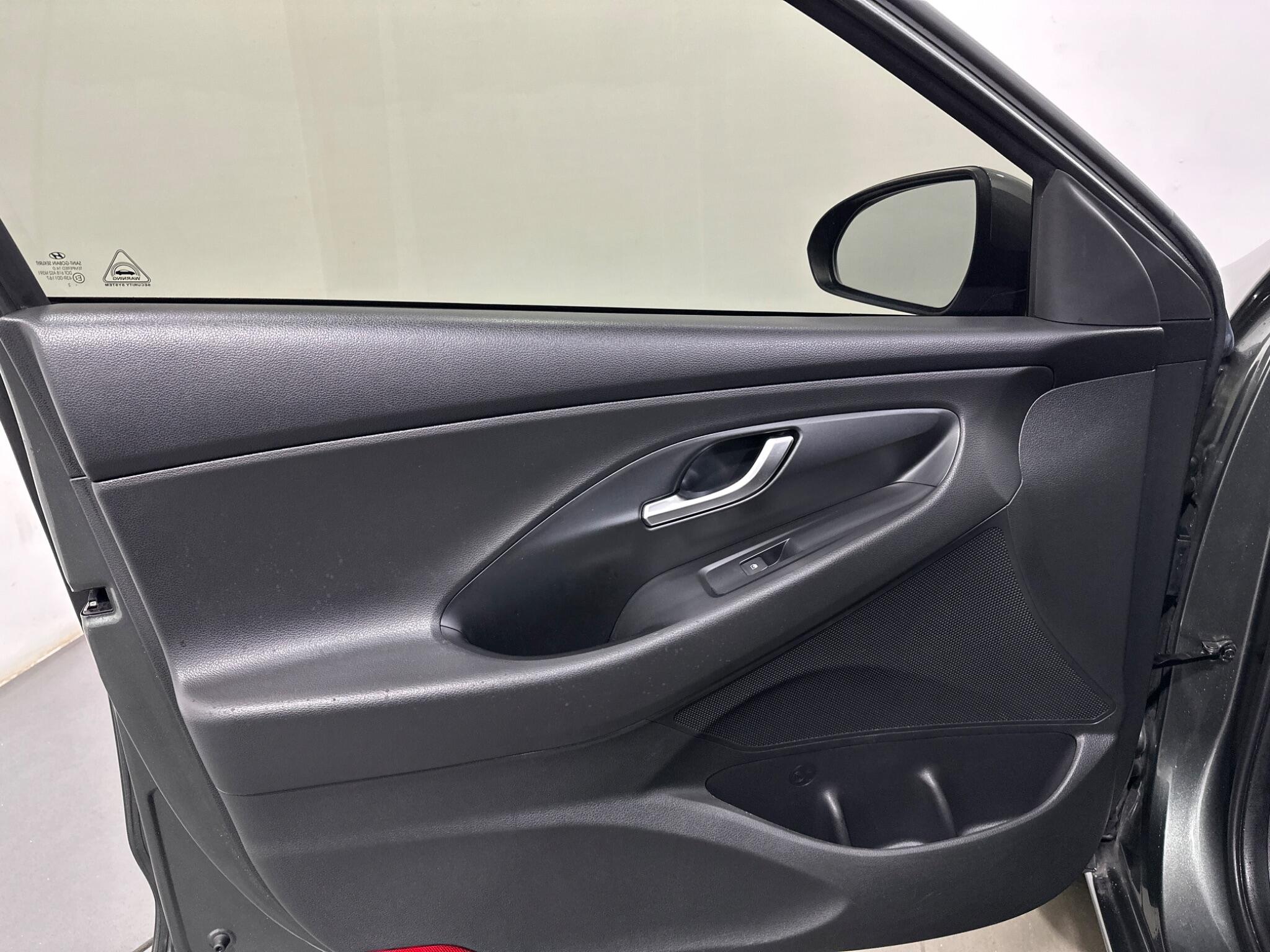 Hyundai i30 view 34