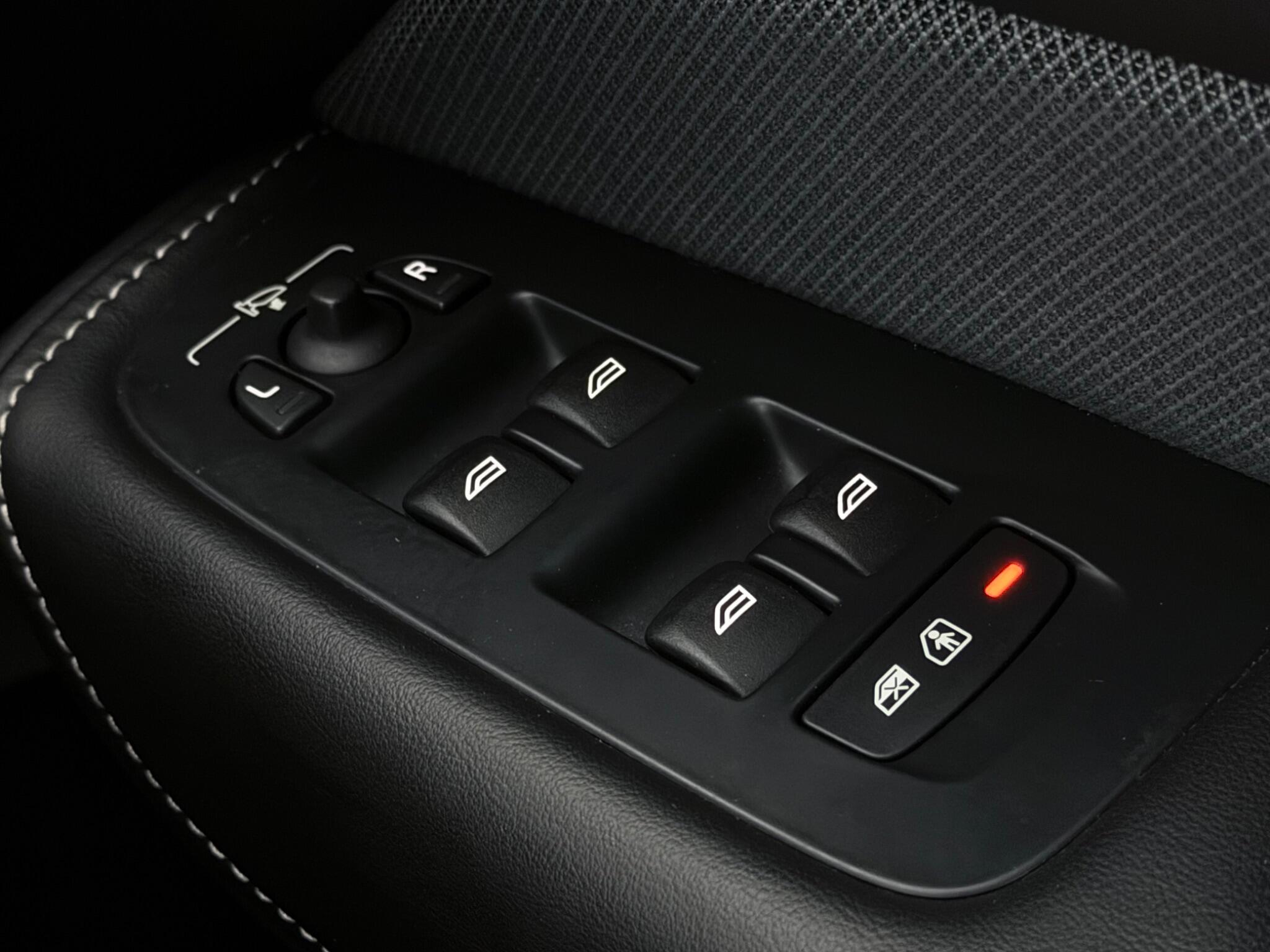Volvo XC60 view 22