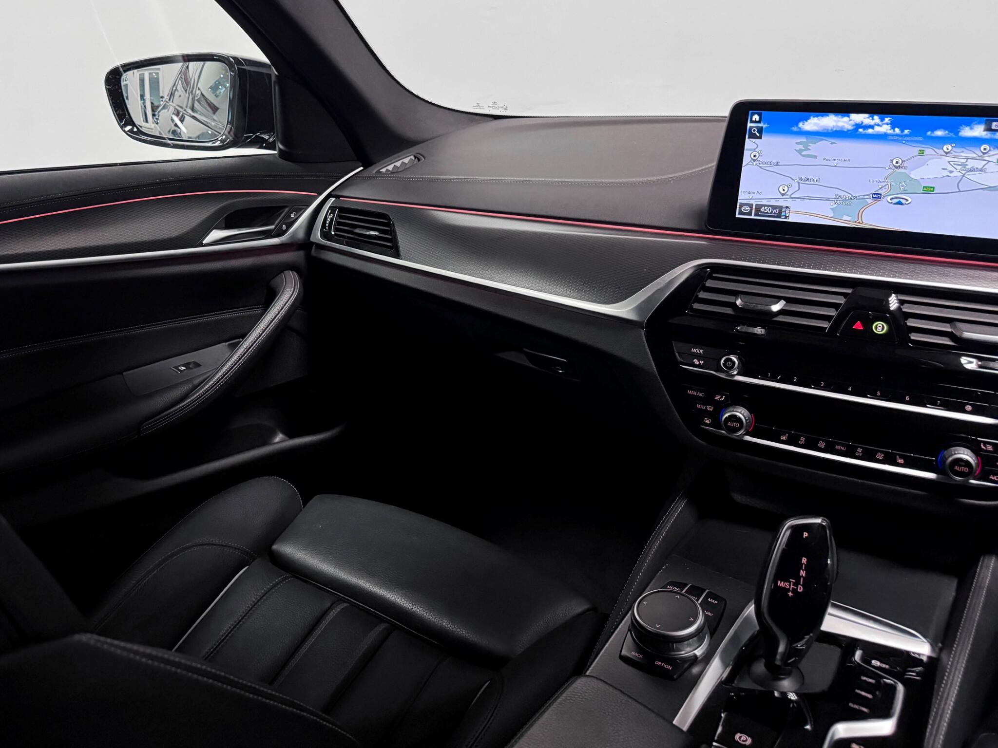 BMW 5 Series view 16