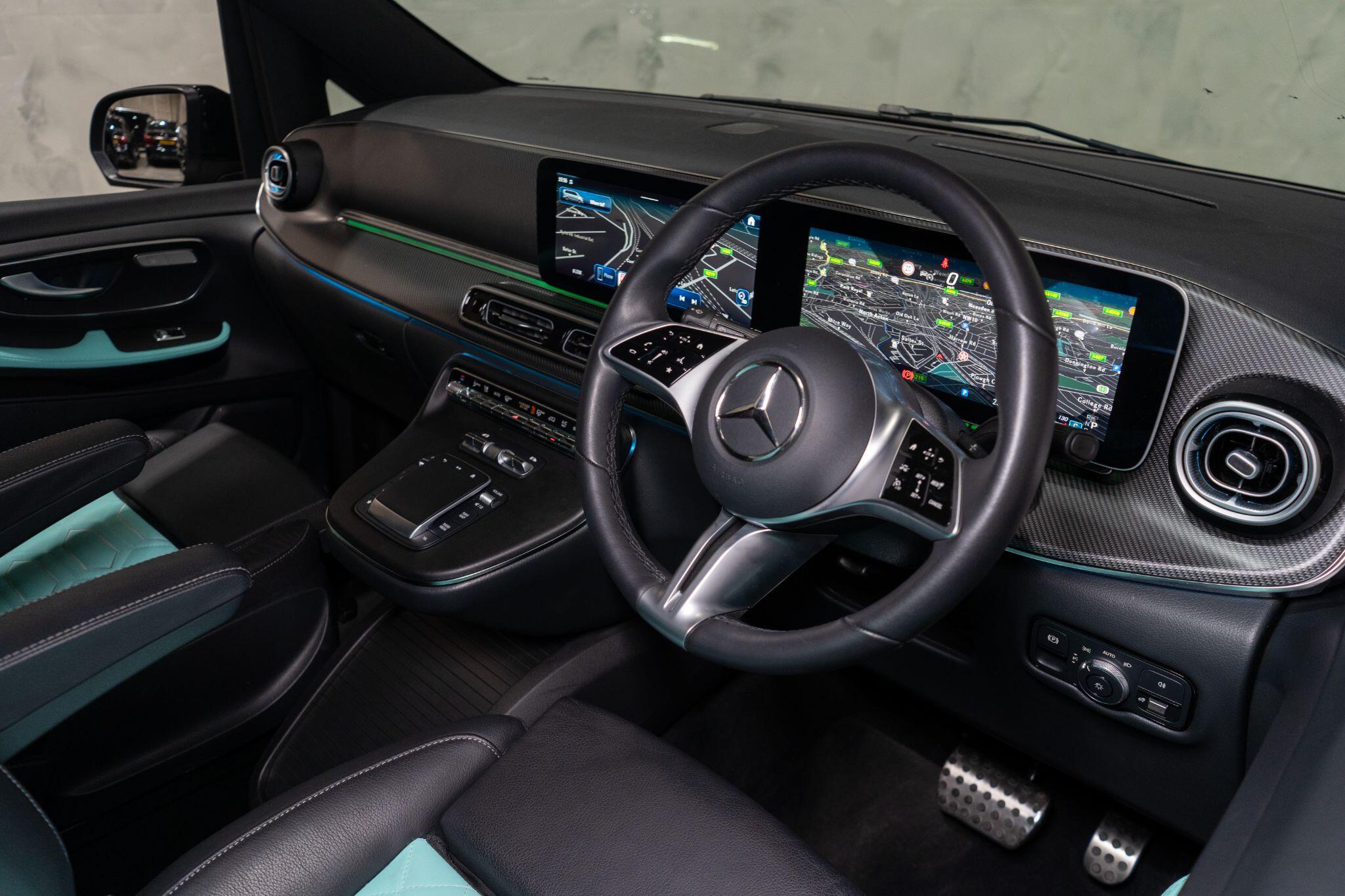 Mercedes-Benz V-Class view 11