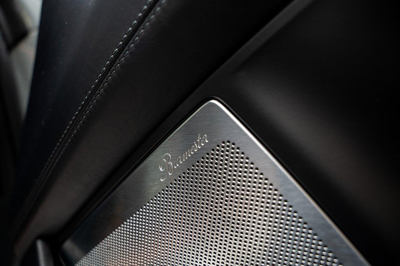 Porsche 911 view 55